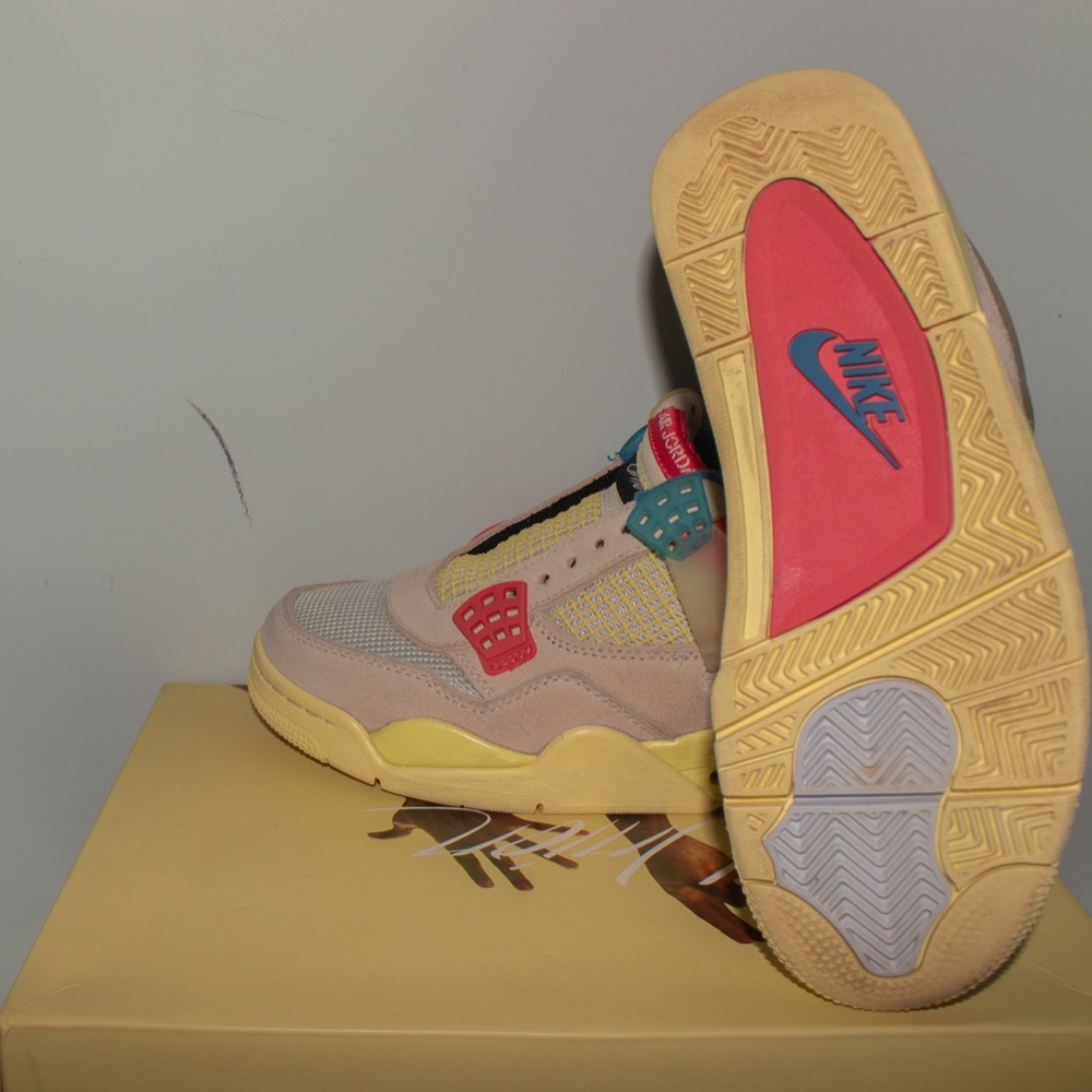 Size 5.5 - Jordan 4 Retro x Union LA Guava Ice 2020 - Picture 9 of 11